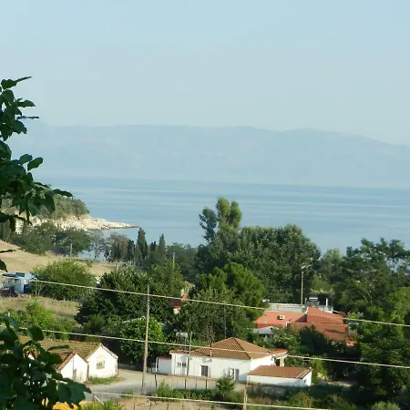 Aspri Ammos House *